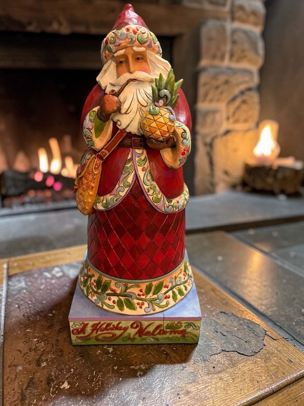 Jim Shore Heartwood Creek A Holiday Welcome Santa Holding Pineapple Figurine 401